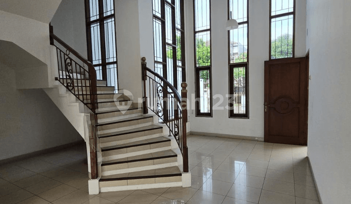 Dijual Rumah Terawat di Cluster Paling Eksklusif di Batununggal, Bandung