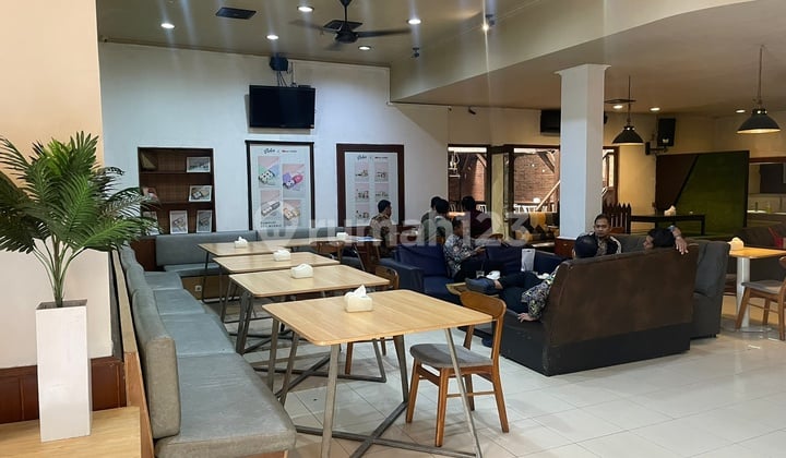 Ruang Usaha Lokasi Strategis di Mainroad, Jl. Riau Bandung Kota