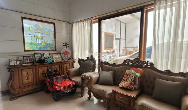 Rumah Terawat Cocok Untuk Ruang Usaha di Mainroad Pajajaran