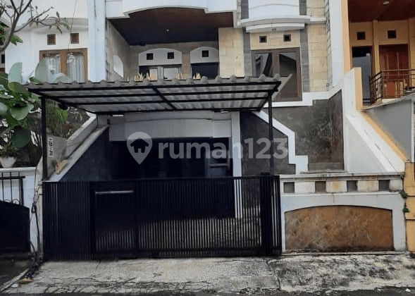 Disewakan Rumah Minimalis, 2 Lantai, Semi Furnished di Setraduta