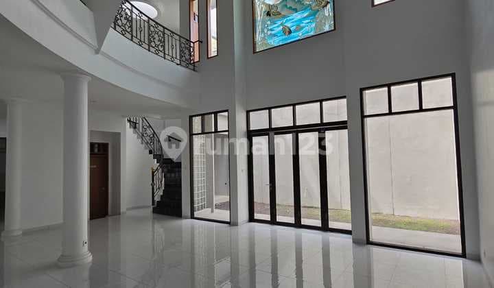 Rumah Mewah Siap Huni di Batununggal, Bandung