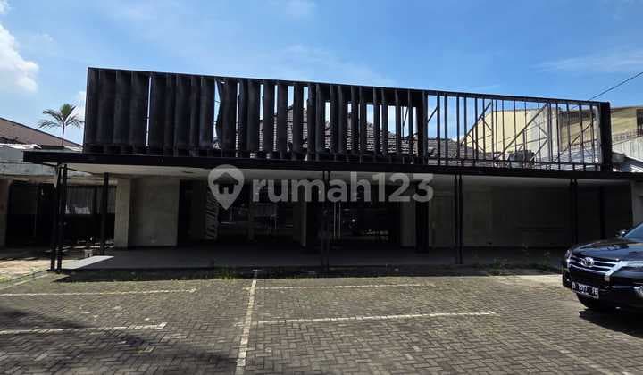 Disewakan Ruang Usaha Strategis di Mainroad Setiabudi, Bandung Kota - Parkiran Luas