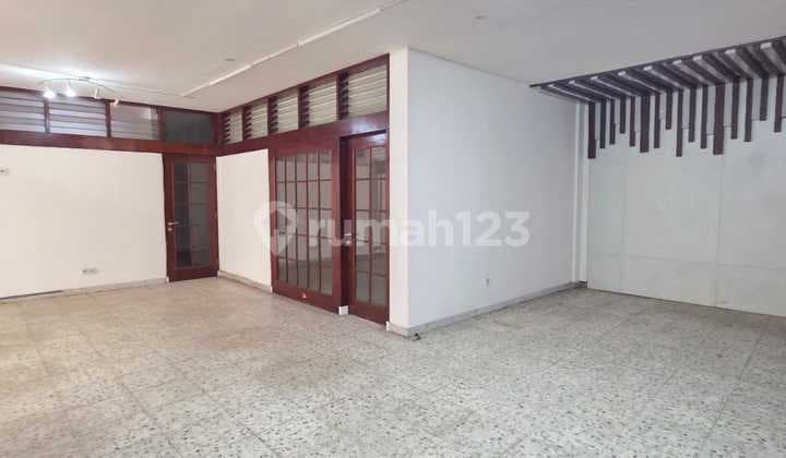 Disewakan Ruang Usaha Luas di Jl. Veteran Bandung - Cocok Kantor & Komersial