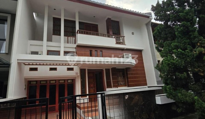 Rumah Siap Huni di Komplek Singgasana Pradana, Bandung