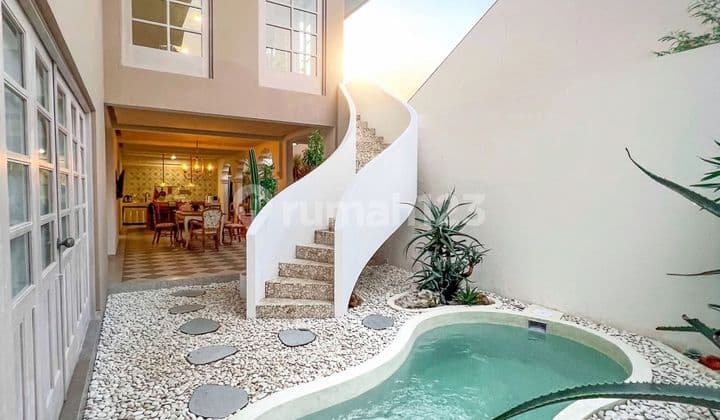 Passive Income! 4-Unit Furnished Villa Ready to Occupy, Ideal for Airbnb in Dago, Bandung City - Features Jacuzzi & Swimming Pool