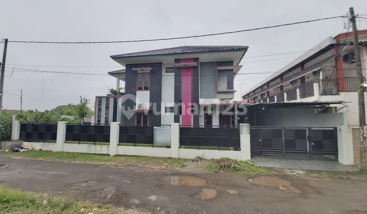 hunian bagus besar 2 lantai kavling blok j