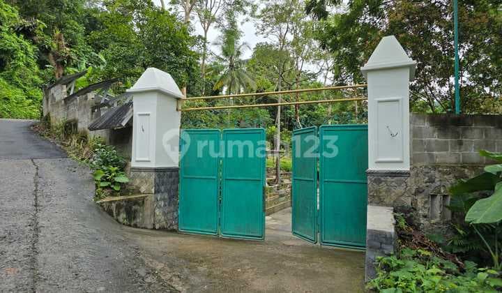 Villa Anyer Kawasan Wisata Suasana Asri