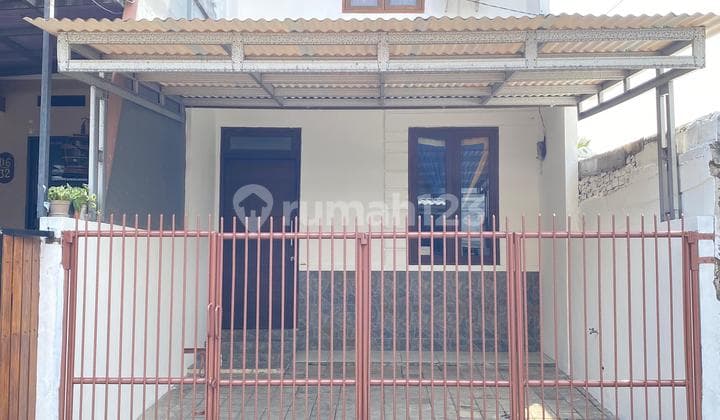 Griyaloka House, BSD City. In front of BSD Modern Market.