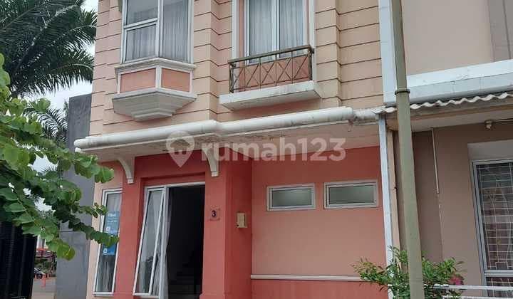 Rumah Hoek Milano, Gading Serpong. Dekat Mal Sumarecon Serpong