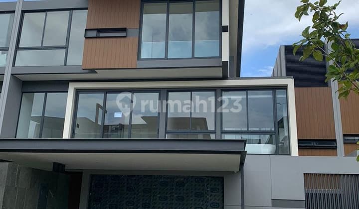 Rumah Lyndon Navapark, BSD. Langka Tipe 15 & View Danau