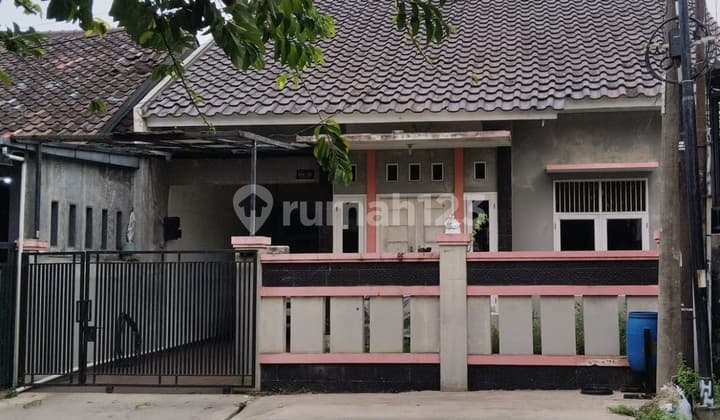 Rumah di Villa Melati Mas, Tangsel. Dekat Akses Tol Jelupang