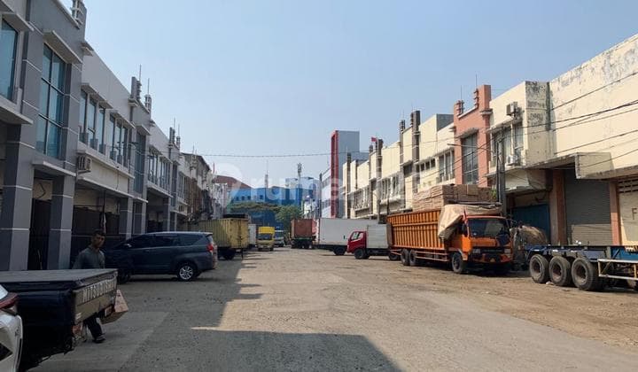 Lodan Senter Ancol Regional Warehouse, North Jakarta