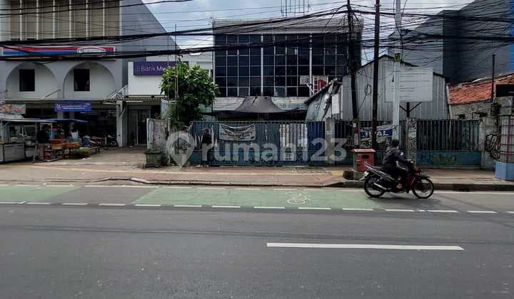 Facing the Road, 3 Shophouses in a Row at Dewi Sartika, Cawang, East Jakarta