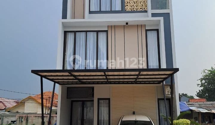 2-Story House Near Pejaten Office Area, South Jakarta