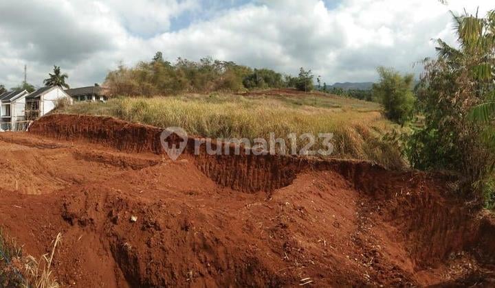 Tanah Jl. Cimenyan Padasuka Raya 1Ha SHM