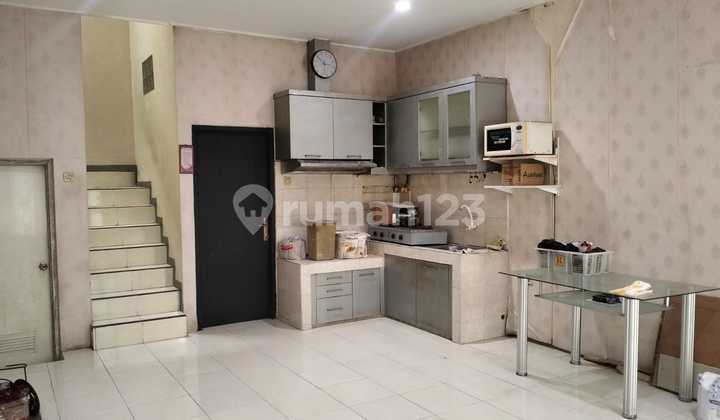 Rumah 2 Lantai di Citra 2 Ext Jakarta Barat Hadap Timur Rapi