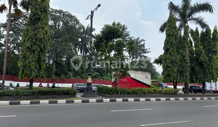 Tanah Pinggir Jalan Sentul