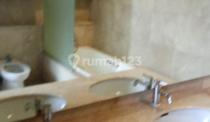 House lt 579 m2 in Kebayoran Baru, South Jakarta cheap