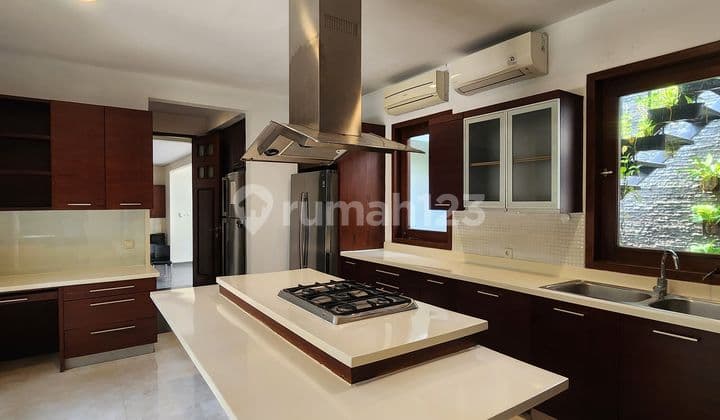 Rumah mewah lt 1925 m2 di cipete, Jakarta selatan murah