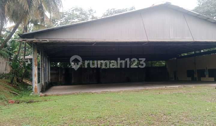 Gudang pinggir jalan wan