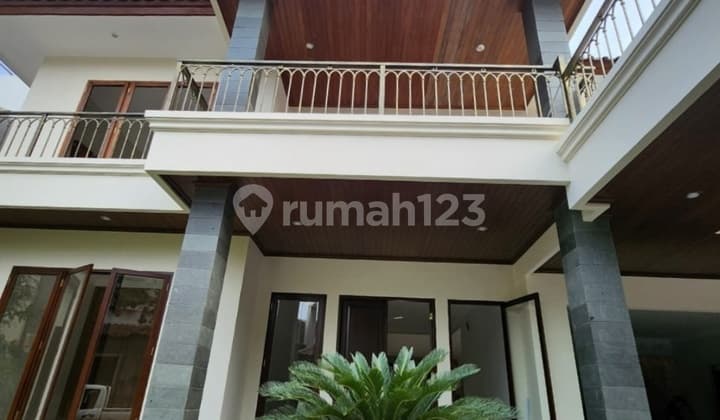 Rumah Siap Huni Ada Pool , Bagus Temmy