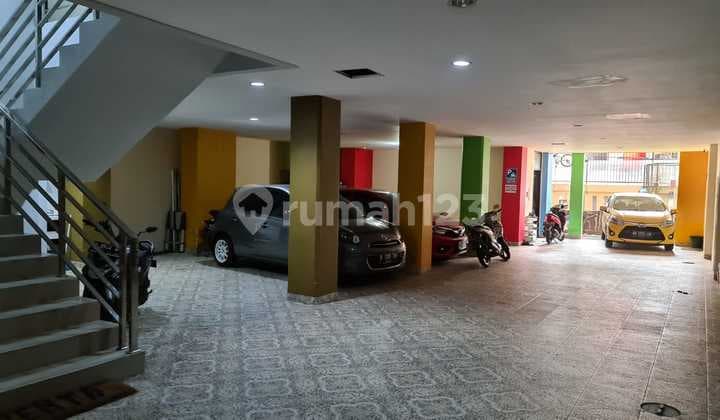 Kost 5 Lantai 44 kamar termurah di Gunung Sahari Jakarta Pusat