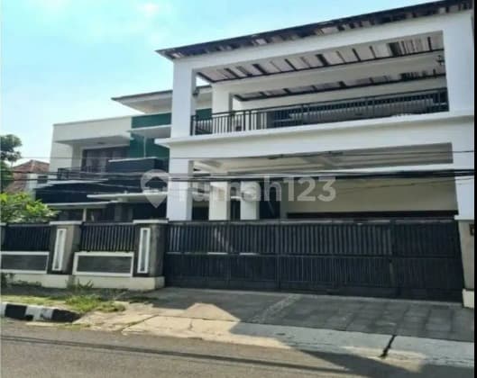 Rumah Mewah area Proklamasi Menteng Jakarta Pusat