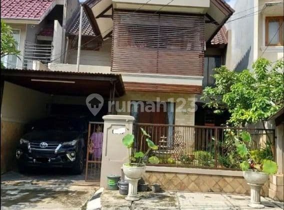 Rumah Bagus dalam.komplek elit di jalan karang tengah raya Lebak Bulus Jakarta Selatan