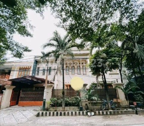 Rumah Mewah di Blok S dekat S C BD Kebayoran Baru Jakarta Selatan