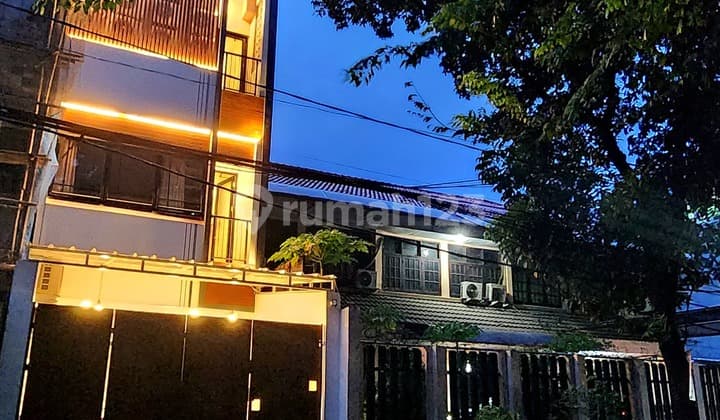 Rumah Kost 24 Kamar Terisi P E N U H Dekat G O R Tanjung Duren, Jakarta Barat