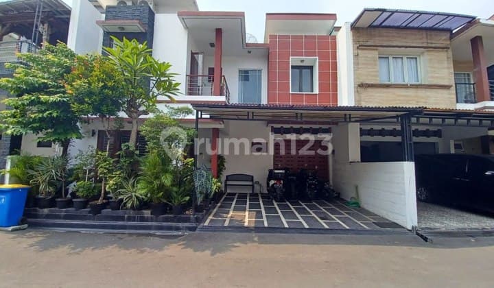Jual Rugi Rumah Bagus 2 Lantai Dalam Town House Mampang Prapatan Jakarta Selatan