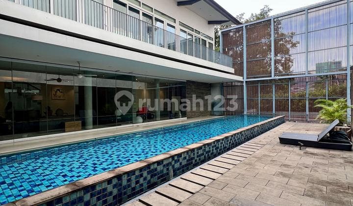 Luxury House with Certificate of Ownership in Hang Tuah, Senayan, South Jakarta