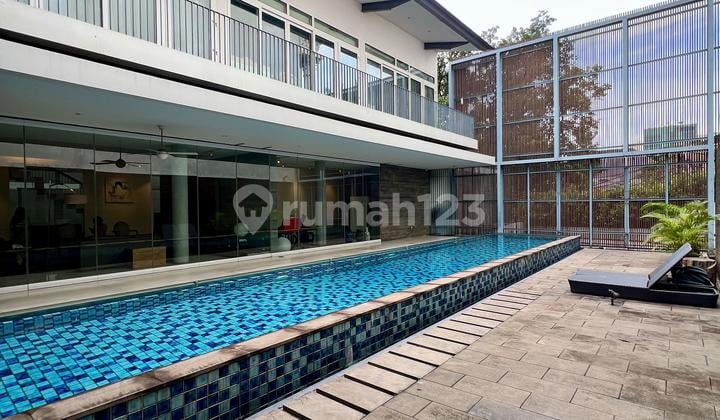 Luxury House with Certificate of Ownership in Hang Tuah, Senayan, South Jakarta