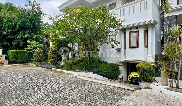 Rumah ada pool di Komplek buncit indah shm jual cepat