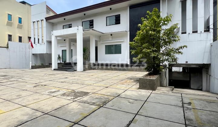 FOR SALE / RENT BUILDING IN KEBAYORAN BARU, SENOPATI, SOUTH JAKARTA