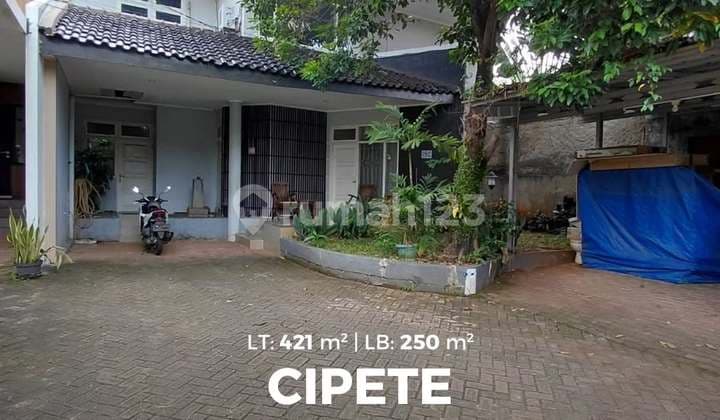 Rumah Dicipete One Gate Dekat Sekolah Prancis Jakarta Selatan SHM