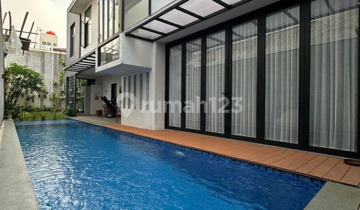Rumah Mewah Siap Huni Ada Pool di Cilandak Kko