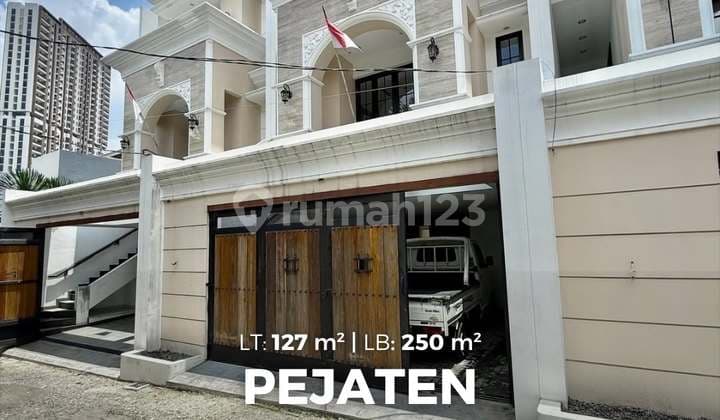 Rumah Privet Poo dan Rooftop Dalam Komplek di Pejaten Barat Dekat Mall Pejaten Jakarta Selatan SHM