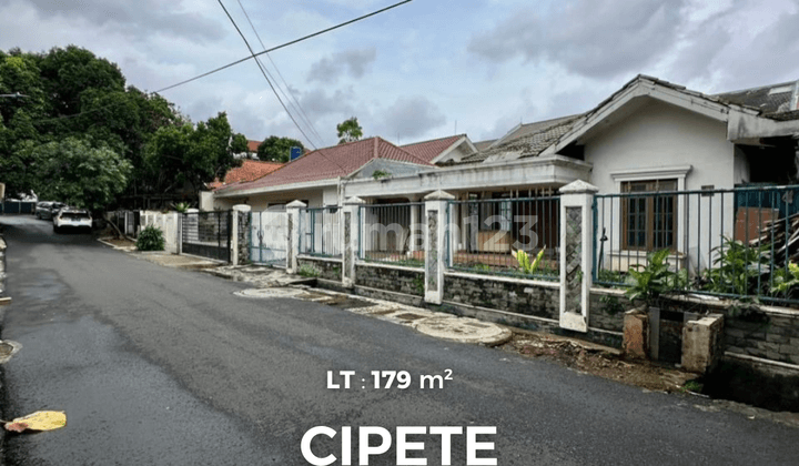 Rumah Hitung Tanah di Cipete Jakarta Selatan SHM Lokasi Strategis