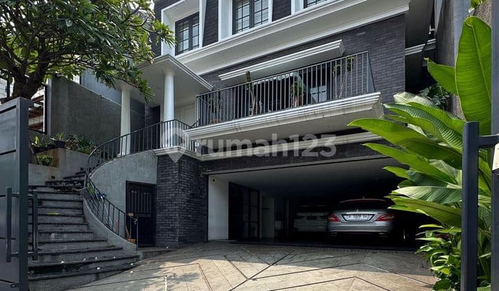Rumah American Classic Di Senopati Jakarta Selatan Shm Bagus