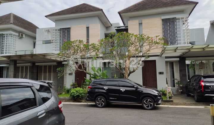 Rumah Mewah Disewakan Furnish Dalam Perumahan Dekat Transmart Jogja