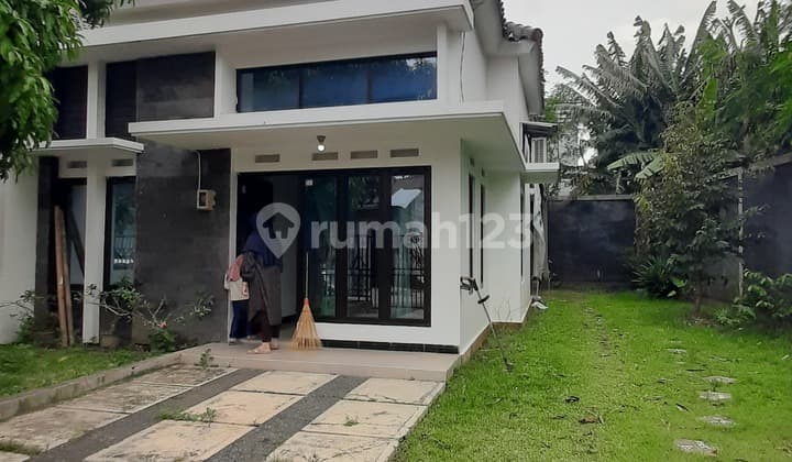 Rumah Siap Huni Cluster Area Jalan Jambon Dekat Sindu Kusuma Edupark bisa untuk Kantor Keluarga