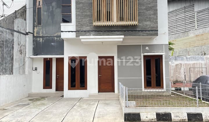 Rumah Dalam Perum 4 Kamar Tidur Area Barat Hyat atau Jalan Magelang Dekat ke Ugm