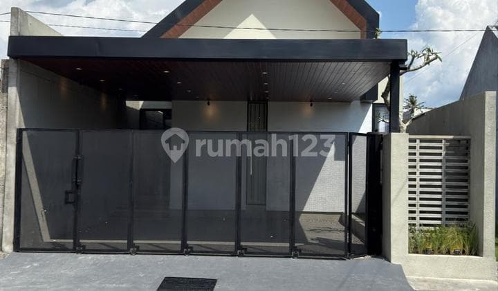 Rumah Rasa Villa Baru Siap Huni Halaman Depan Belakng Luas