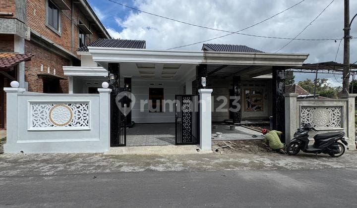 Rumah Baru Siap Huni Akses Mobil Area Selomartani