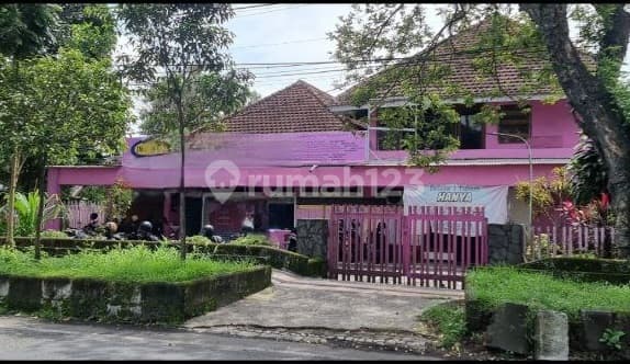 Rumah pojok 2 lantai di Jl.Bogor Malang Cocok unt usaha dan perkantora