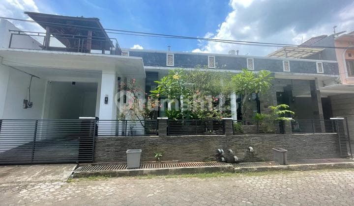 Dijual Rumah Luas dekat Tol dan LRT di Bumi Satria Kencana Bekasi