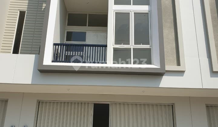 For Sale Ready-to-Occupy Shophouse in Harapan Indah Bekasi