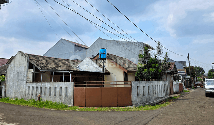Rumah Huk Griya Loka Parkir Luas BSD, Tangerang Selatan