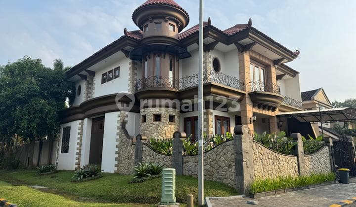 Rumah Castle Puspita Loka Hoek Full Furnished Bsd, Tangsel